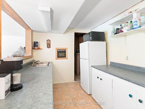 203 Godolphin Rd, Trent Hills, ON - Indoor Photo Showing Kitchen With Double Sink