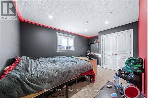 182 Eringate Drive, Hamilton, ON - Indoor Photo Showing Bedroom