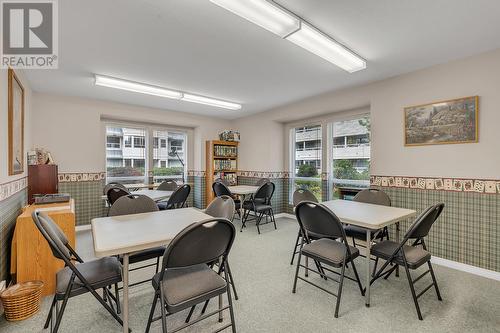 413-1961 Durnin Road, Kelowna, BC - Indoor Photo Showing Dining Room