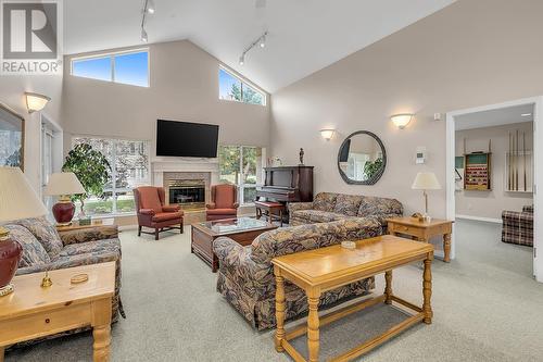 413-1961 Durnin Road, Kelowna, BC - Indoor Photo Showing Living Room With Fireplace