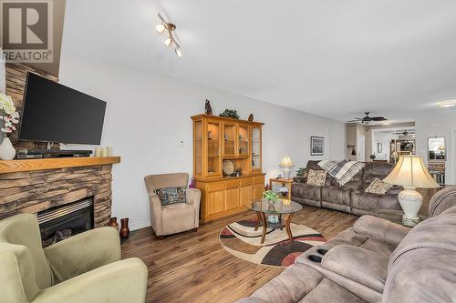 413-1961 Durnin Road, Kelowna, BC - Indoor Photo Showing Living Room With Fireplace