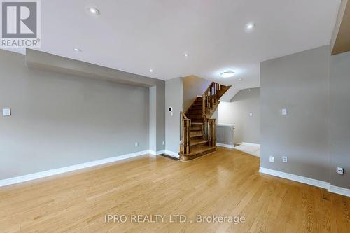 5426 Sweetgrass Gate, Mississauga, ON - Indoor Photo Showing Other Room