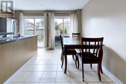 5426 Sweetgrass Gate, Mississauga, ON - Indoor Photo Showing Dining Room