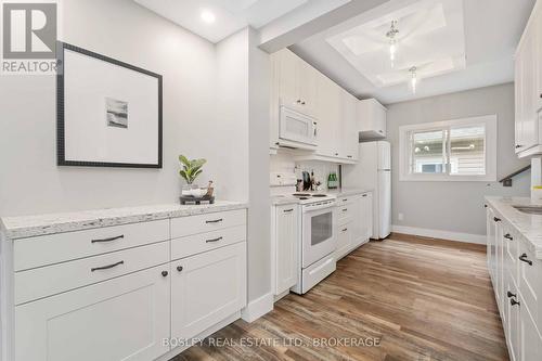 13 Herrick Avenue, St. Catharines (450 - E. Chester), ON - Indoor Photo Showing Kitchen