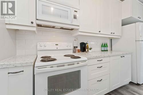 13 Herrick Avenue, St. Catharines (450 - E. Chester), ON - Indoor Photo Showing Kitchen