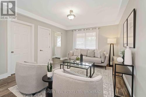 13 Herrick Avenue, St. Catharines (450 - E. Chester), ON - Indoor Photo Showing Living Room