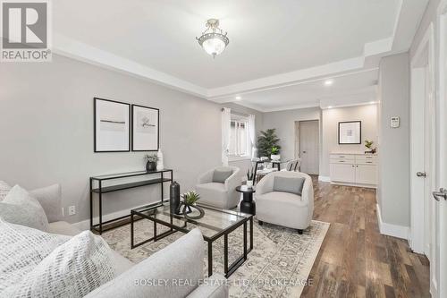 13 Herrick Avenue, St. Catharines (450 - E. Chester), ON - Indoor Photo Showing Living Room