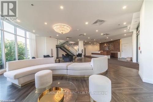 302 - 7711 Green Vista Gate, Niagara Falls (220 - Oldfield), ON - Indoor Photo Showing Living Room