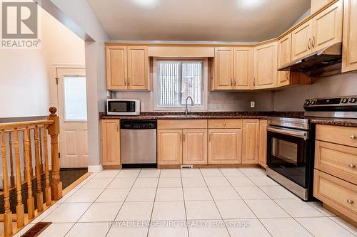 7005 Kelly Drive, Niagara Falls (219 - Forestview), ON - Indoor Photo Showing Kitchen