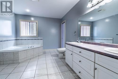 7005 Kelly Drive, Niagara Falls (219 - Forestview), ON - Indoor Photo Showing Bathroom