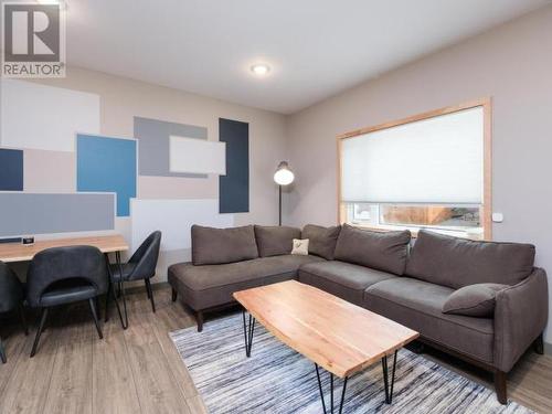 3-160 Leota Street, Whitehorse, YT - Indoor Photo Showing Living Room