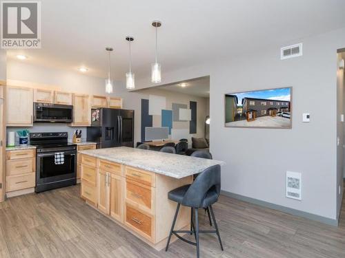 3-160 Leota Street, Whitehorse, YT - Indoor Photo Showing Kitchen