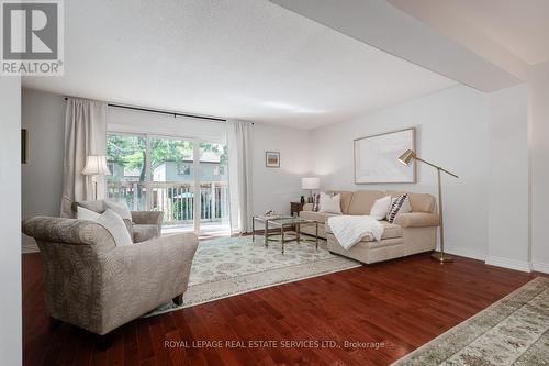 14 - 1160 Walden Circle, Mississauga, ON - Indoor Photo Showing Living Room