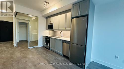 104 - 2333 Khalsa Gate, Oakville, ON - Indoor Photo Showing Kitchen With Stainless Steel Kitchen