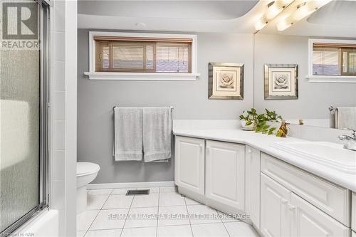 6235 Brookfield Avenue, Niagara Falls (216 - Dorchester), ON - Indoor Photo Showing Bathroom