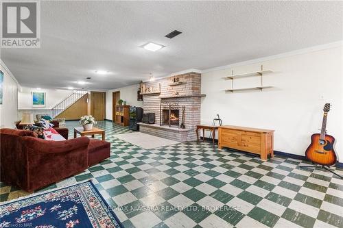 6235 Brookfield Avenue, Niagara Falls (216 - Dorchester), ON - Indoor With Fireplace