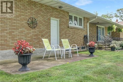 6235 Brookfield Avenue, Niagara Falls (216 - Dorchester), ON - Outdoor With Deck Patio Veranda