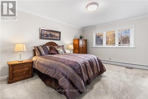 6235 Brookfield Avenue, Niagara Falls (216 - Dorchester), ON - Indoor Photo Showing Bedroom