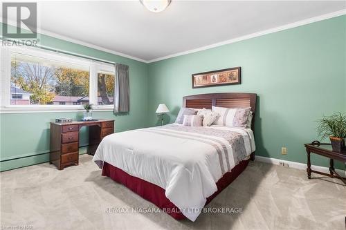 6235 Brookfield Avenue, Niagara Falls (216 - Dorchester), ON - Indoor Photo Showing Bedroom