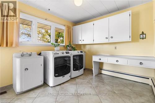 6235 Brookfield Avenue, Niagara Falls (216 - Dorchester), ON - Indoor Photo Showing Laundry Room