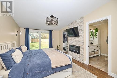 773 Clare Avenue, Welland (767 - N. Welland), ON - Indoor Photo Showing Bedroom With Fireplace