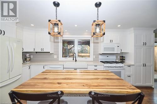 773 Clare Avenue, Welland (767 - N. Welland), ON - Indoor Photo Showing Kitchen