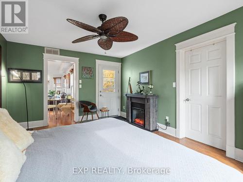 4330 Simcoe Street, Niagara Falls (210 - Downtown), ON - Indoor Photo Showing Bedroom