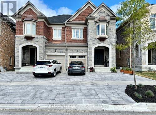 30 Drizzel Crescent, Richmond Hill, ON - Outdoor With Facade