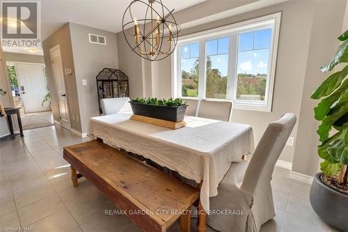 59 Abbott Place, Pelham (662 - Fonthill), ON - Indoor Photo Showing Dining Room