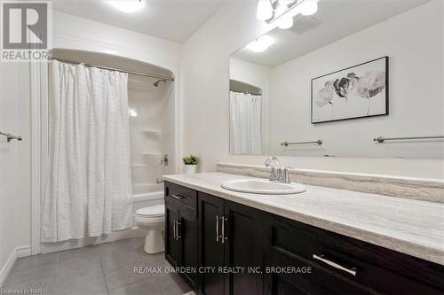 59 Abbott Place, Pelham (662 - Fonthill), ON - Indoor Photo Showing Bathroom