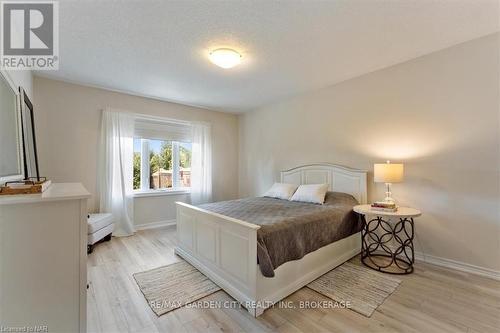 59 Abbott Place, Pelham (662 - Fonthill), ON - Indoor Photo Showing Bedroom