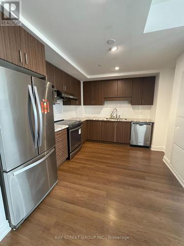 507 - 99 South Town Centre Boulevard, Markham, ON - Indoor Photo Showing Kitchen With Stainless Steel Kitchen