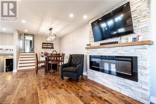 8 Dundee Drive, St. Catharines (455 - Secord Woods), ON - Indoor Photo Showing Living Room With Fireplace