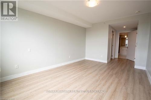 409 - 300G Fourth Avenue, St. Catharines (459 - Ridley), ON - Indoor Photo Showing Other Room