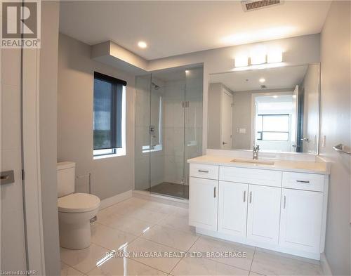 409 - 300G Fourth Avenue, St. Catharines (459 - Ridley), ON - Indoor Photo Showing Bathroom