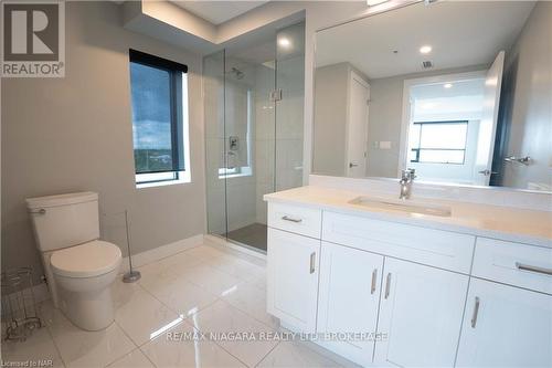 409 - 300G Fourth Avenue, St. Catharines (459 - Ridley), ON - Indoor Photo Showing Bathroom