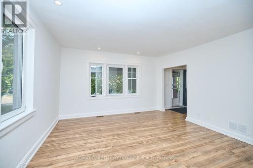 86 Queen Street, St. Catharines (451 - Downtown), ON - Indoor Photo Showing Other Room