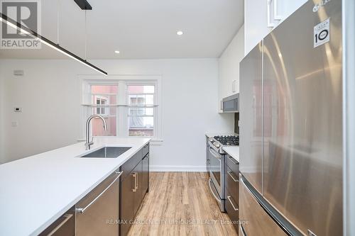 86 Queen Street, St. Catharines (451 - Downtown), ON - Indoor Photo Showing Kitchen With Upgraded Kitchen