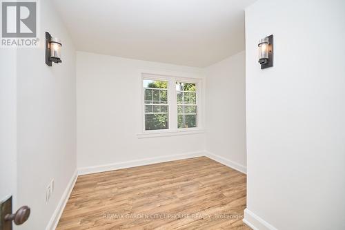 86 Queen Street, St. Catharines (451 - Downtown), ON - Indoor Photo Showing Other Room