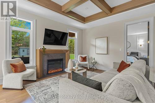 2519 Ott Road, Fort Erie (328 - Stevensville), ON - Indoor Photo Showing Living Room With Fireplace