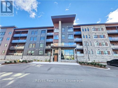 413 - 118 Summersides Boulevard, Pelham (662 - Fonthill), ON - Outdoor With Balcony With Facade