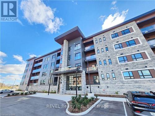 413 - 118 Summersides Boulevard, Pelham (662 - Fonthill), ON - Outdoor With Balcony With Facade