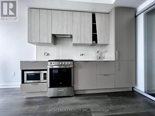 4606 - 3900 Conferation Parkway, Mississauga, ON - Indoor Photo Showing Kitchen