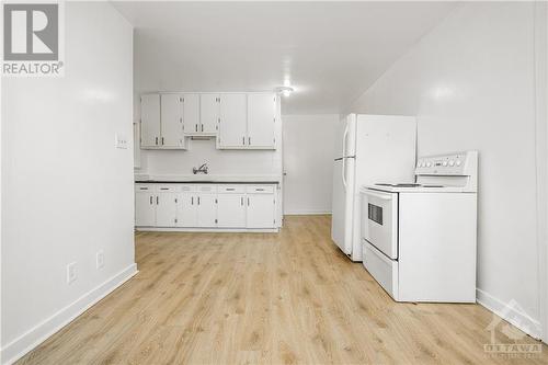 1352 Raven Avenue, Ottawa, ON - Indoor Photo Showing Kitchen