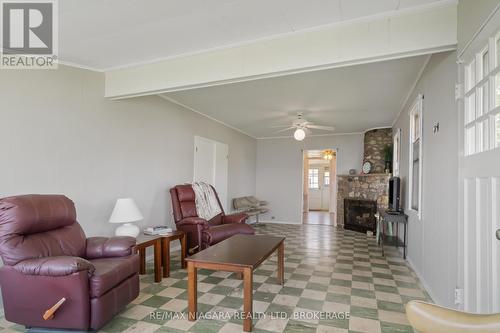 10953 Lakeshore Road, Wainfleet (880 - Lakeshore), ON - Indoor Photo Showing Living Room With Fireplace