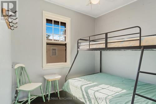 10953 Lakeshore Road, Wainfleet (880 - Lakeshore), ON - Indoor Photo Showing Bedroom