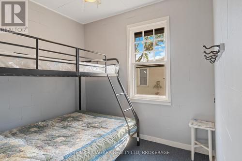 10953 Lakeshore Road, Wainfleet (880 - Lakeshore), ON - Indoor Photo Showing Bedroom