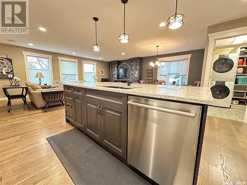 744 Washington Drive, Weyburn, SK - Indoor Photo Showing Kitchen With Upgraded Kitchen