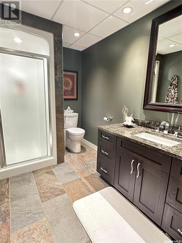 744 Washington Drive, Weyburn, SK - Indoor Photo Showing Bathroom