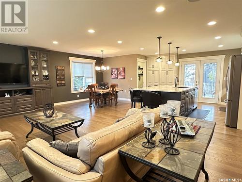 744 Washington Drive, Weyburn, SK - Indoor Photo Showing Living Room